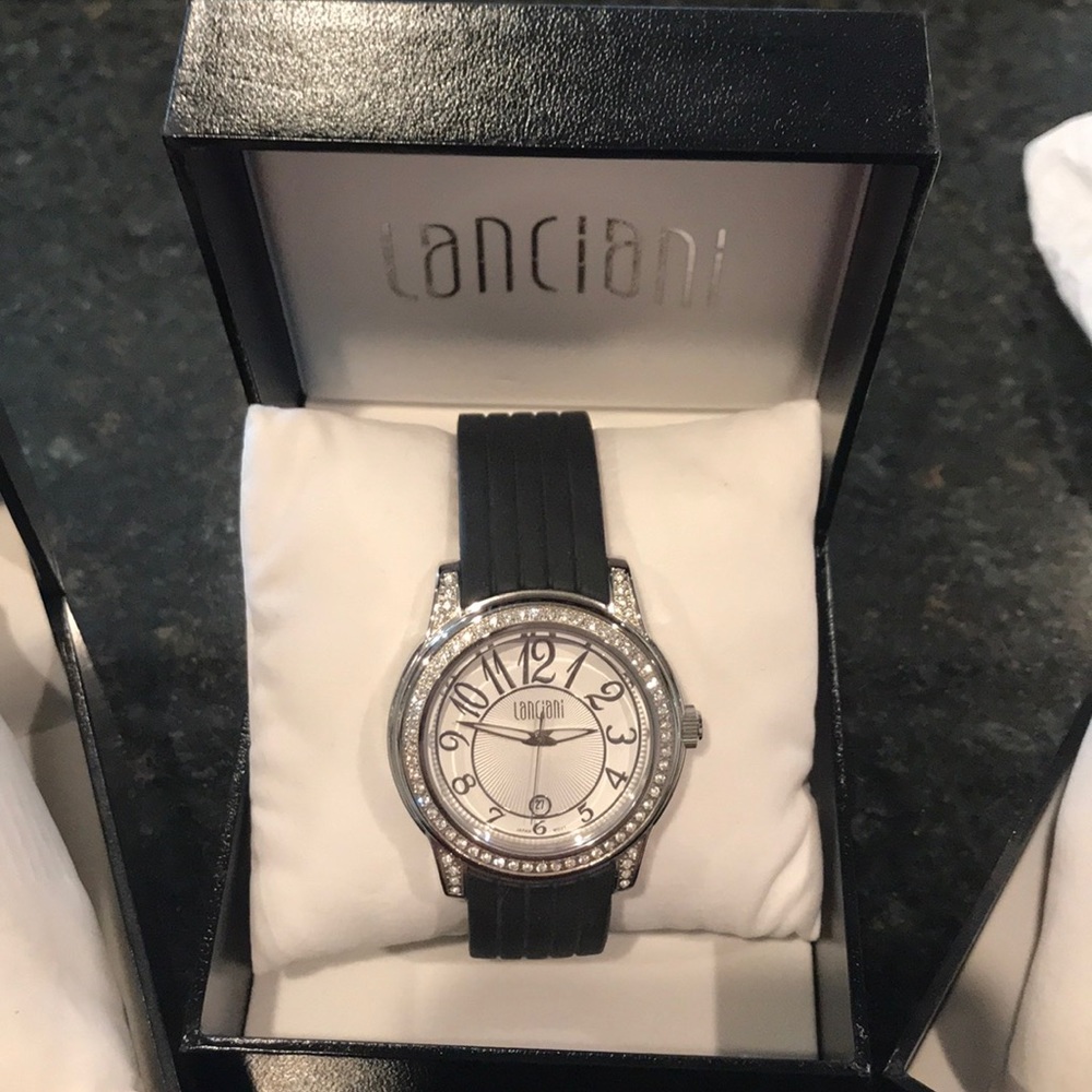 WATCH’S - Picture 2 of 5